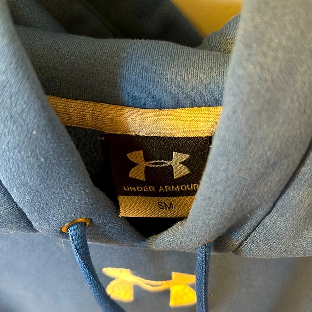 Men’s Under Armour Hoodie - Picture 3 of 5